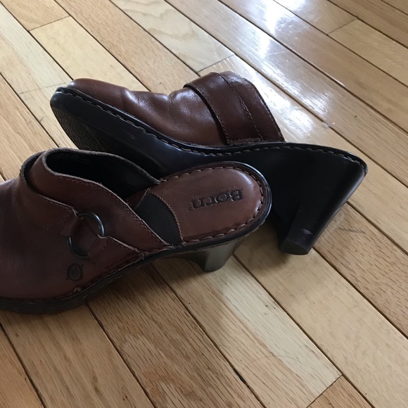 SOLD Born Leather Clogs - Picture 4 of 4
